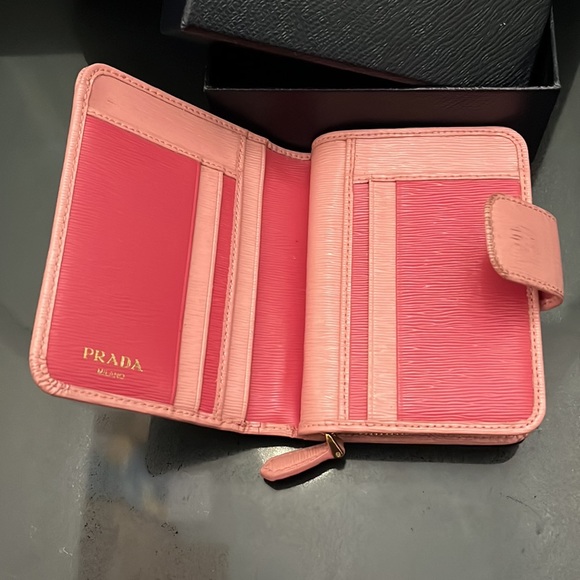Prada Zip Coin Purse Vitello Move - Picture 8 of 13